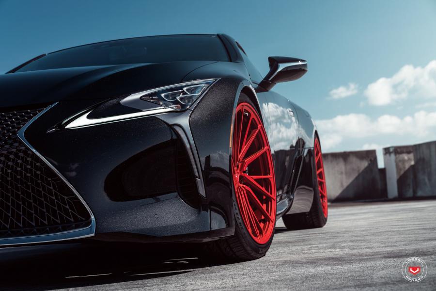Детали экстерьера Lexus LC500 on Voseen Wheels (M-X4T) 2019 года  (фото 2 из 14)